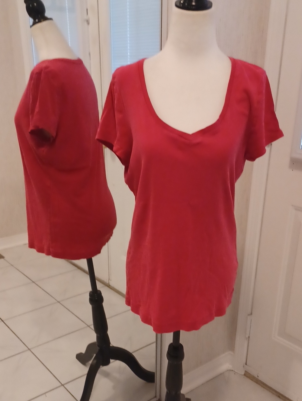 4/$30 Pink V-Neck Short Sleeve Tee - Size Large